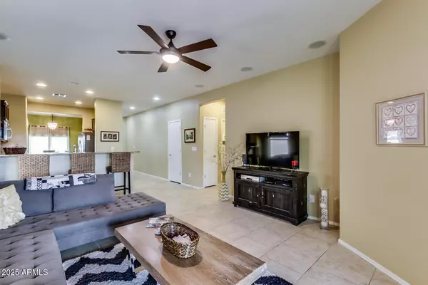 Phoenix, AZ 85085,1657 W DESPERADO Way