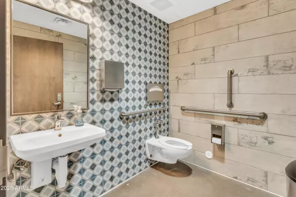 Scottsdale, AZ 85260,15032 N 74TH Street #A110