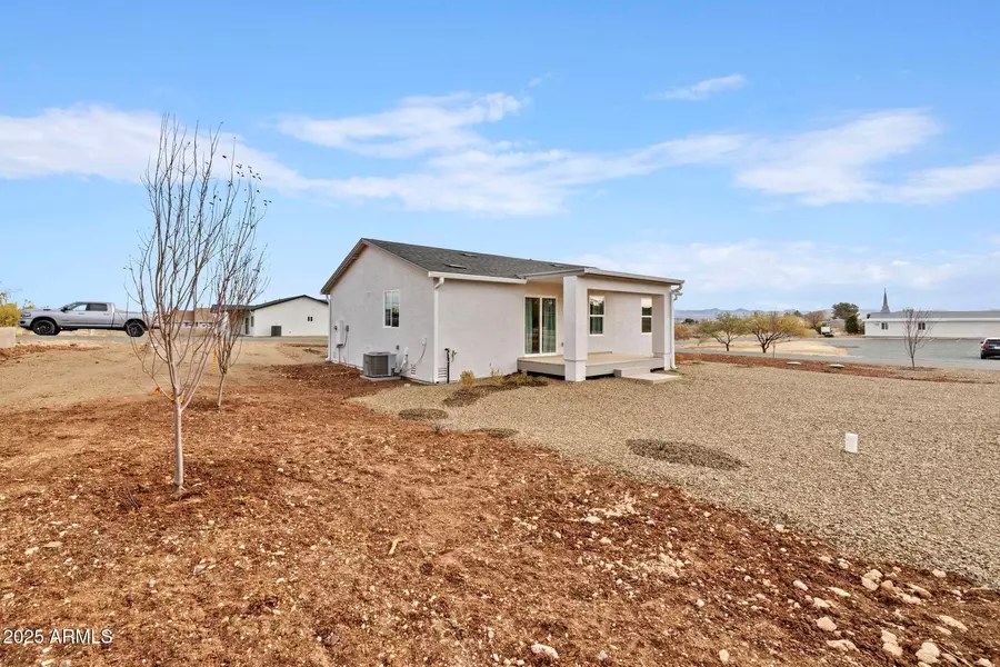 20025 E SAGUARO Drive, Mayer, AZ 86333