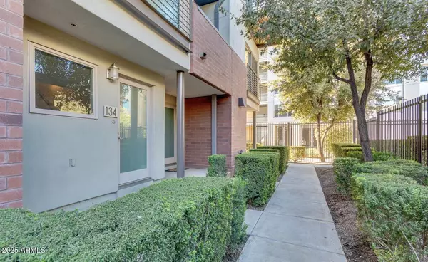 Tempe, AZ 85281,525 W Lakeside Drive #134