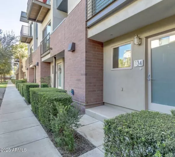Tempe, AZ 85281,525 W Lakeside Drive #134