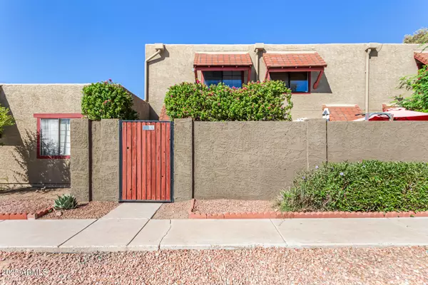 2724 W MCLELLAN Boulevard #128, Phoenix, AZ 85017