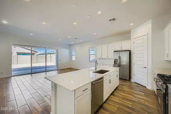 Apache Junction, AZ 85120,10052 S DUTCHMAN Drive