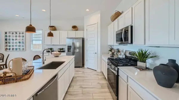 Apache Junction, AZ 85120,10052 S DUTCHMAN Drive