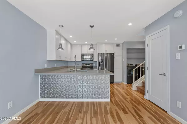 Phoenix, AZ 85024,1717 E UNION HILLS Drive #1044