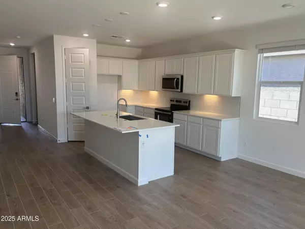 Waddell, AZ 85355,17807 W VOGEL Avenue