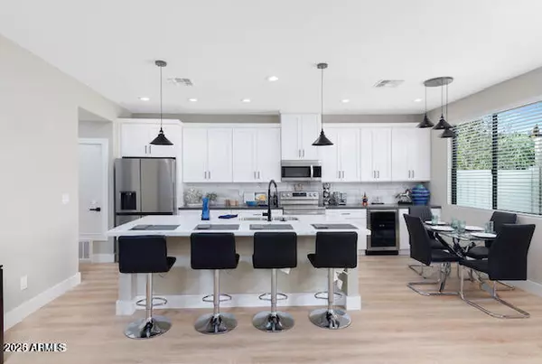 Phoenix, AZ 85018,3833 E MONTEREY Way