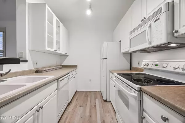 Phoenix, AZ 85016,1701 E COLTER Street #312