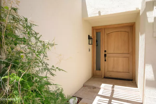 Scottsdale, AZ 85251,6932 E MONTECITO Avenue