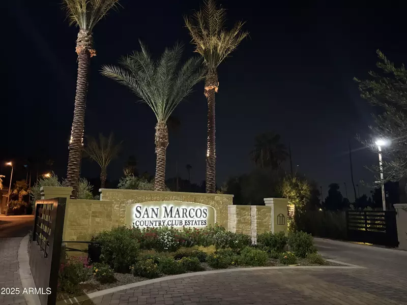 389 W FAIRWAY Place, Chandler, AZ 85225
