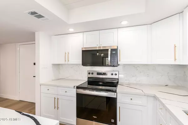 Scottsdale, AZ 85251,7920 E CAMELBACK Road #301