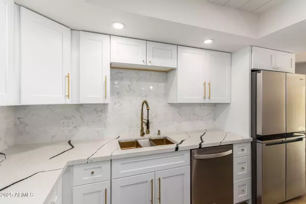 Scottsdale, AZ 85251,7920 E CAMELBACK Road #301