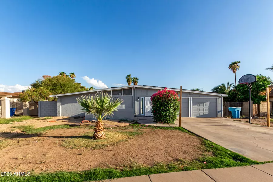 3807 W MERCER Lane, Phoenix, AZ 85029