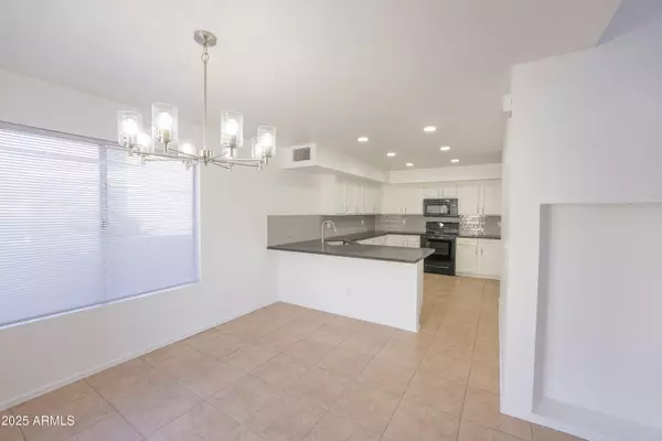 Gilbert, AZ 85233,413 S SUNRISE Drive