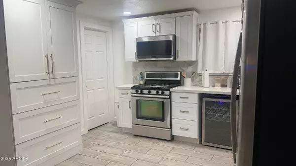 Phoenix, AZ 85009,326 N 39TH Drive N