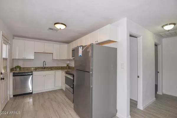 Phoenix, AZ 85014,4718 N 9TH Street