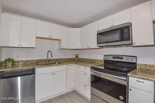 Phoenix, AZ 85014,4718 N 9TH Street