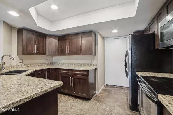 Scottsdale, AZ 85251,3030 N HAYDEN Road #28