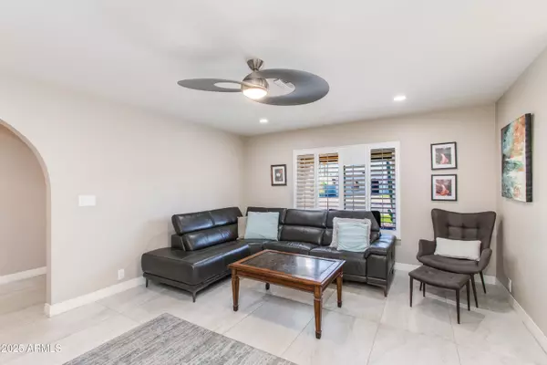 Scottsdale, AZ 85254,5102 E CHARTER OAK Road