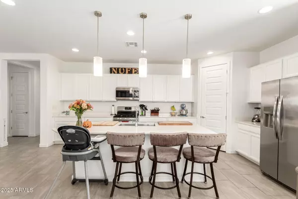 Apache Junction, AZ 85119,2574 S BARKS CANYON Trail