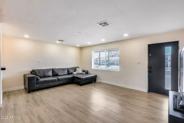 Phoenix, AZ 85015,2232 W SAN MIGUEL Avenue