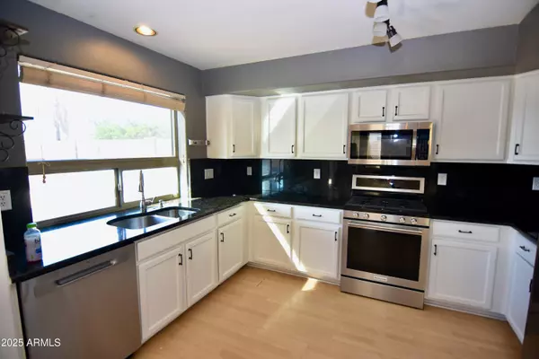 Phoenix, AZ 85085,2525 W Straight Arrow Lane