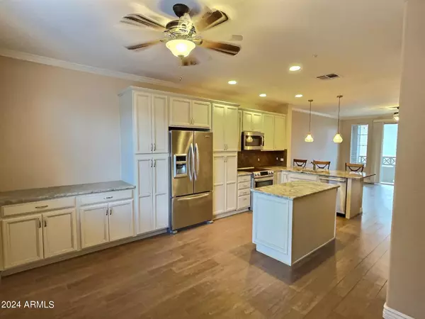 Phoenix, AZ 85032,4455 E PARADISE VILLAGE Parkway S #1002