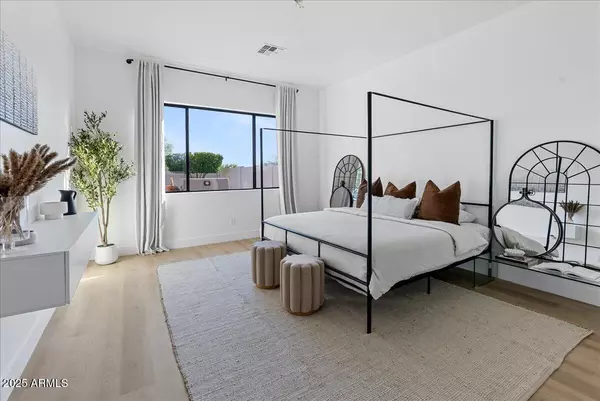 Phoenix, AZ 85085,2405 W APACHE RAIN Road