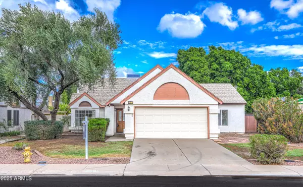 4838 W JULIE Drive, Glendale, AZ 85308