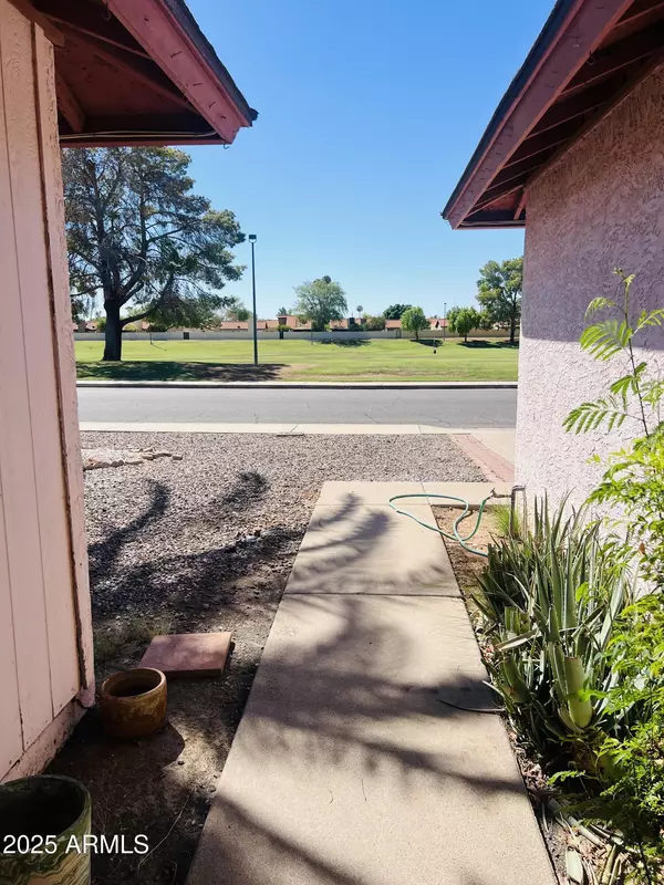 2126 E Enid Avenue E, Mesa, AZ 85204
