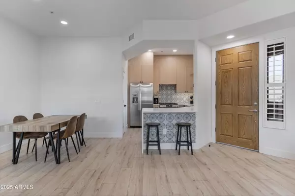 Paradise Valley, AZ 85253,7027 N SCOTTSDALE Road #225