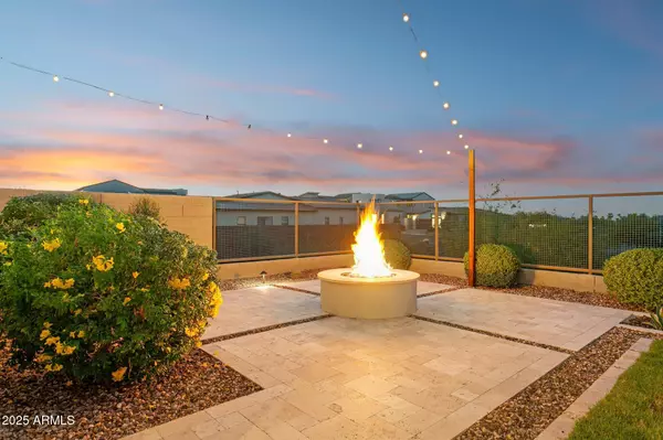 Phoenix, AZ 85042,848 E MONTE Way