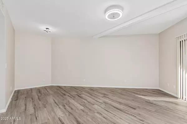 Chandler, AZ 85225,280 S ELIZABETH Way #33