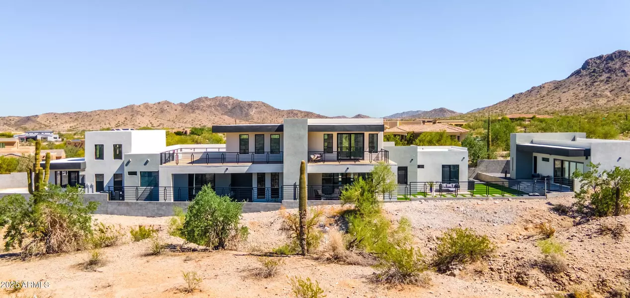 9520 S Krista Drive W, Goodyear, AZ 85338