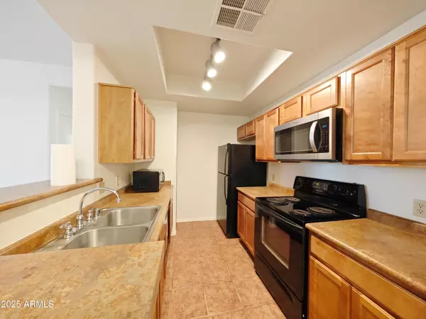 Phoenix, AZ 85048,3830 E Lakewood Parkway Parkway E #2086