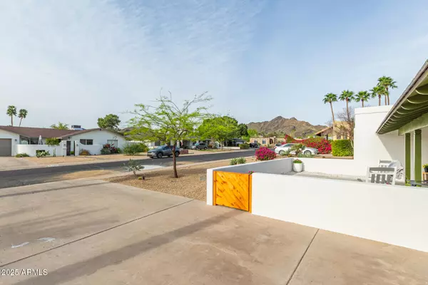 Phoenix, AZ 85028,2542 E COCHISE Road