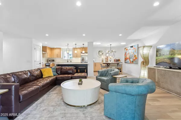 Scottsdale, AZ 85251,6824 E 2ND Street #215