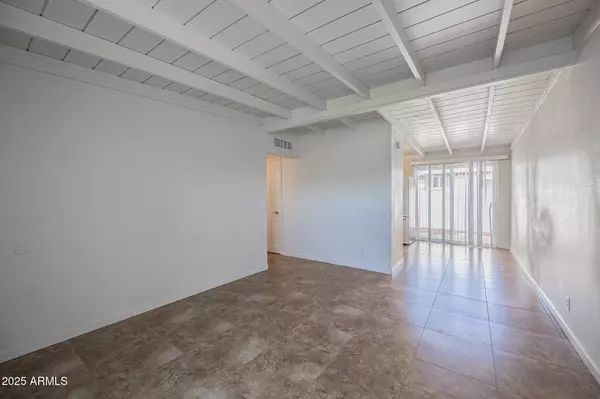 Chandler, AZ 85224,388 N COMANCHE Drive #11