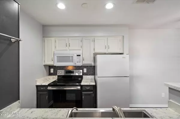 Mesa, AZ 85210,533 W GUADALUPE Road #2032