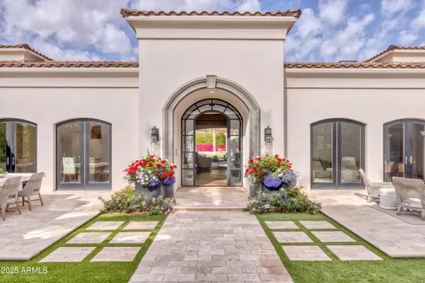 Paradise Valley, AZ 85253,5220 N Casa Blanca Drive