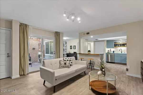 Mesa, AZ 85203,640 N HOBSON --