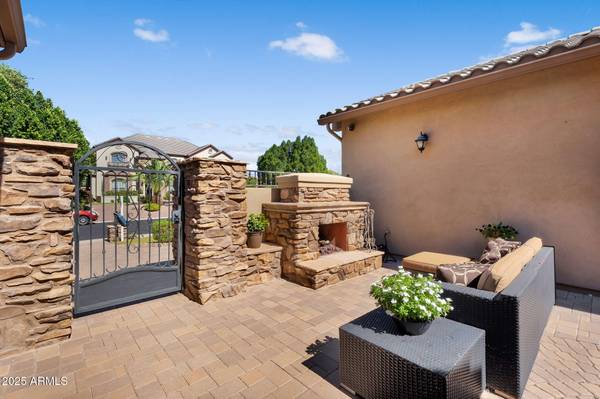 Mesa, AZ 85207,6961 E IVYGLEN Street