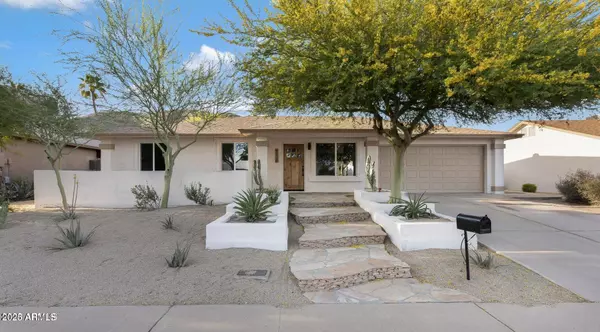4324 E SUNRISE Drive, Phoenix, AZ 85044