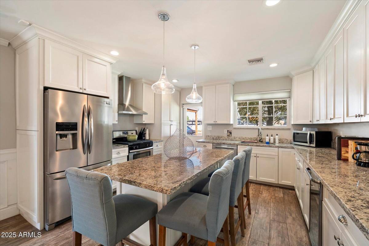 Phoenix, AZ 85013,902 W CAMPUS Drive