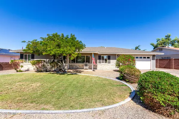 2418 W GREENBRIAR Drive, Phoenix, AZ 85023