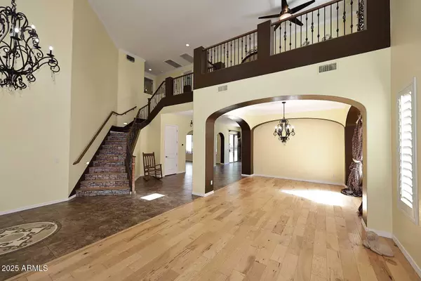 Phoenix, AZ 85024,2422 E CHARLOTTE Drive