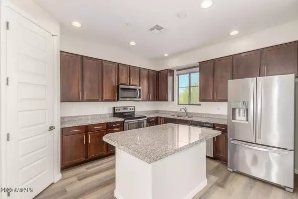 Tempe, AZ 85282,2090 S DORSEY Lane #1013