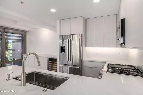 Scottsdale, AZ 85251,7161 E RANCHO VISTA Drive #4007