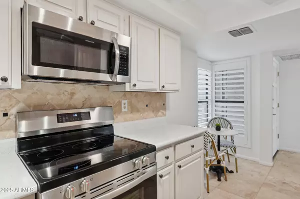 Phoenix, AZ 85016,5136 N 31ST Place #613