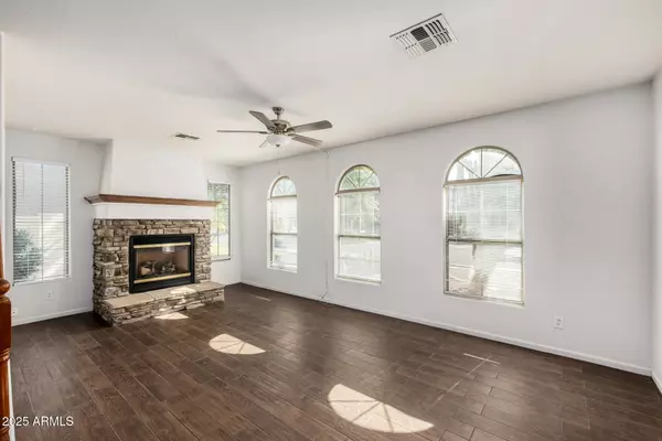 Gilbert, AZ 85297,3712 E FRUITVALE Avenue